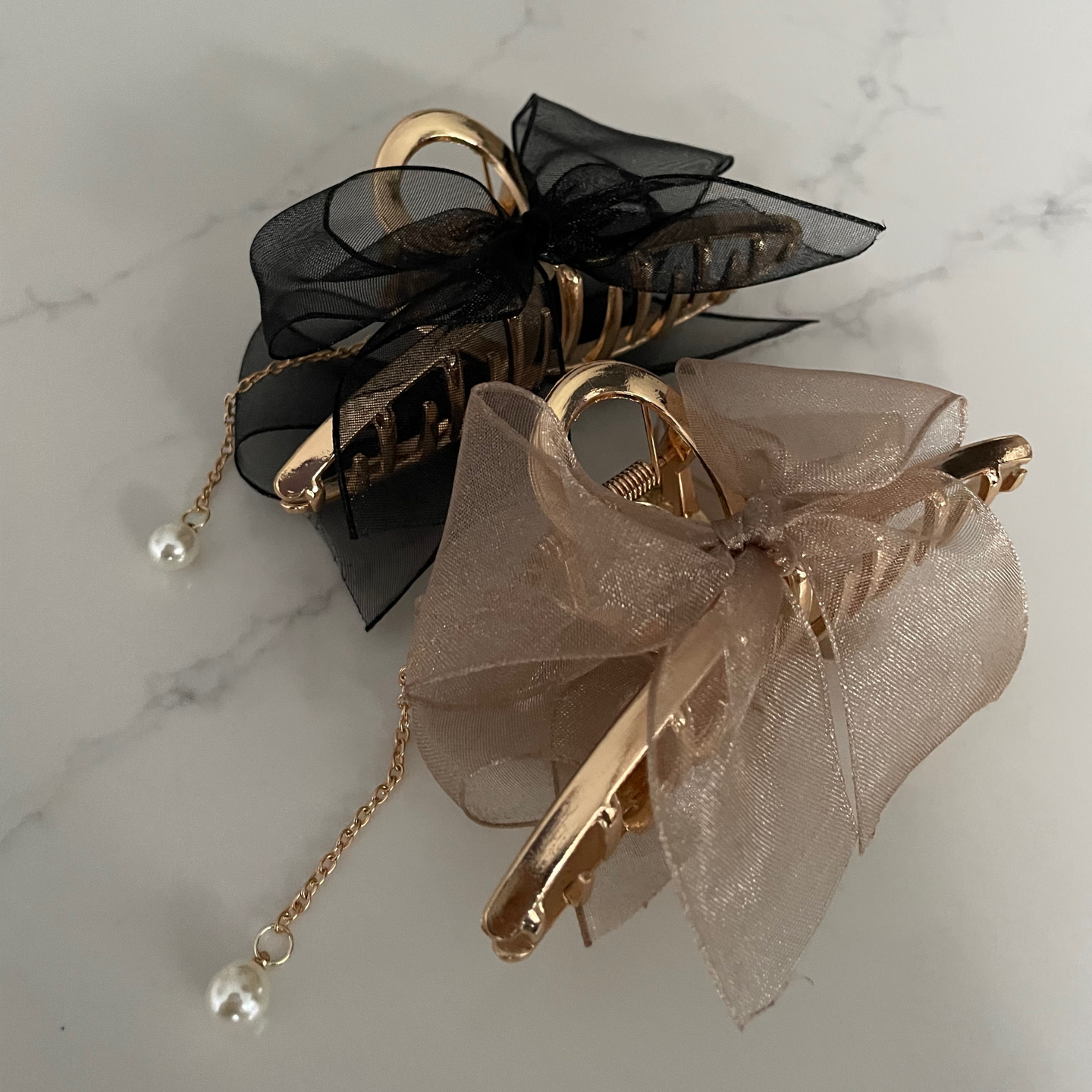 Bow and Chain Claw Clip